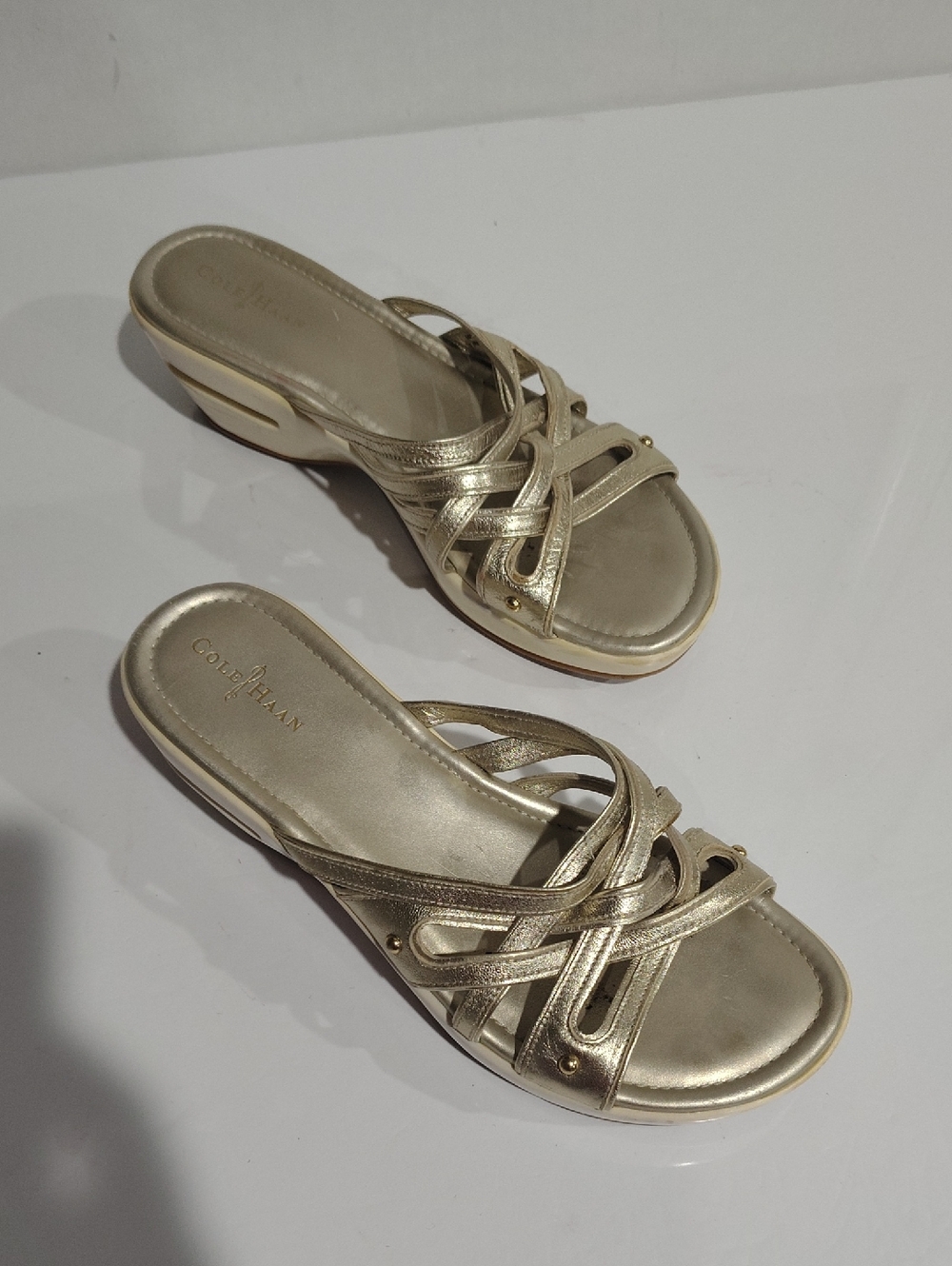 Women’s Metallic Gold Slide Sandals - Casual Strappy Comfort Size 8B